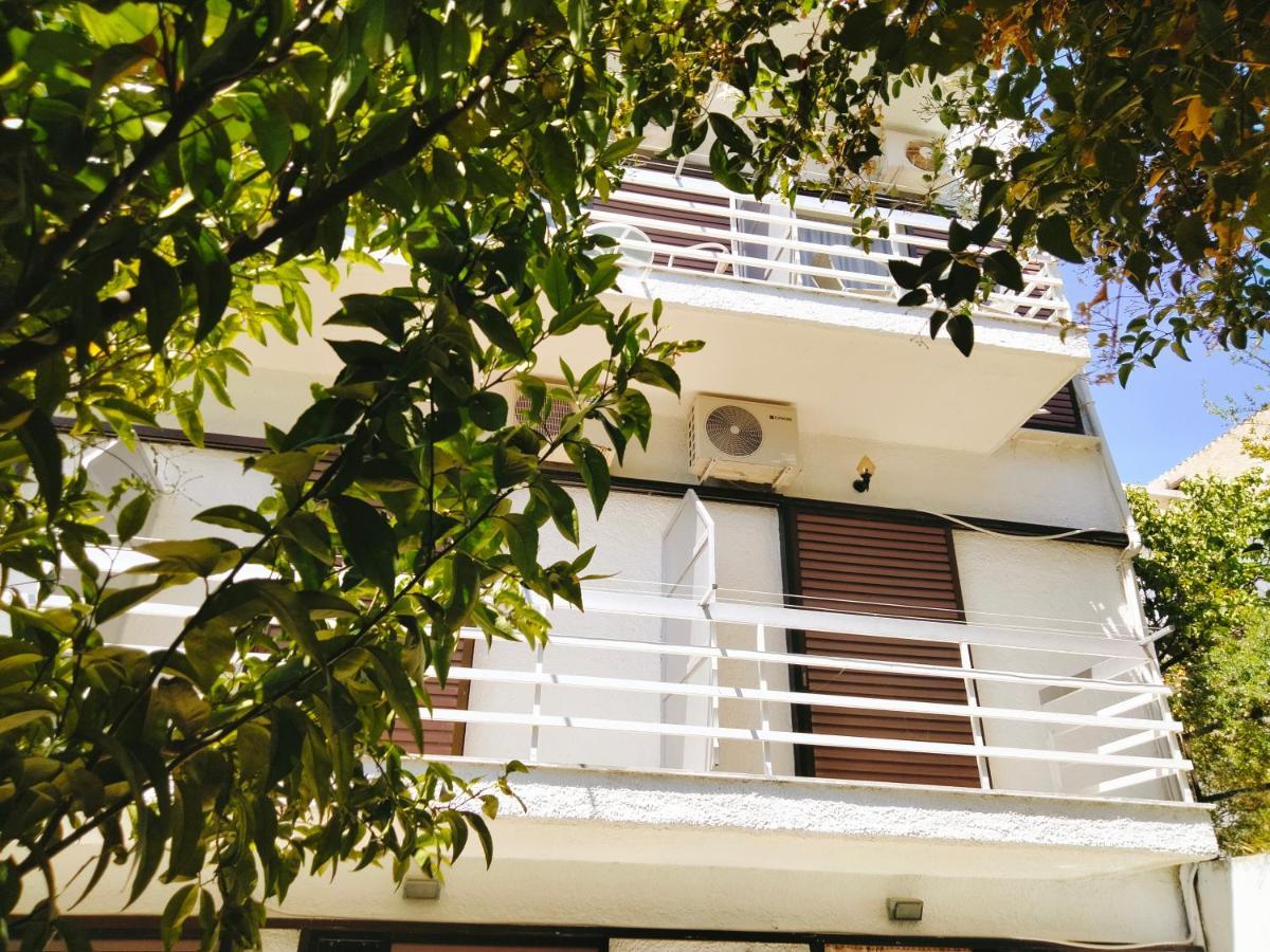 Golden Star Hotel Agia Marina  Bagian luar foto
