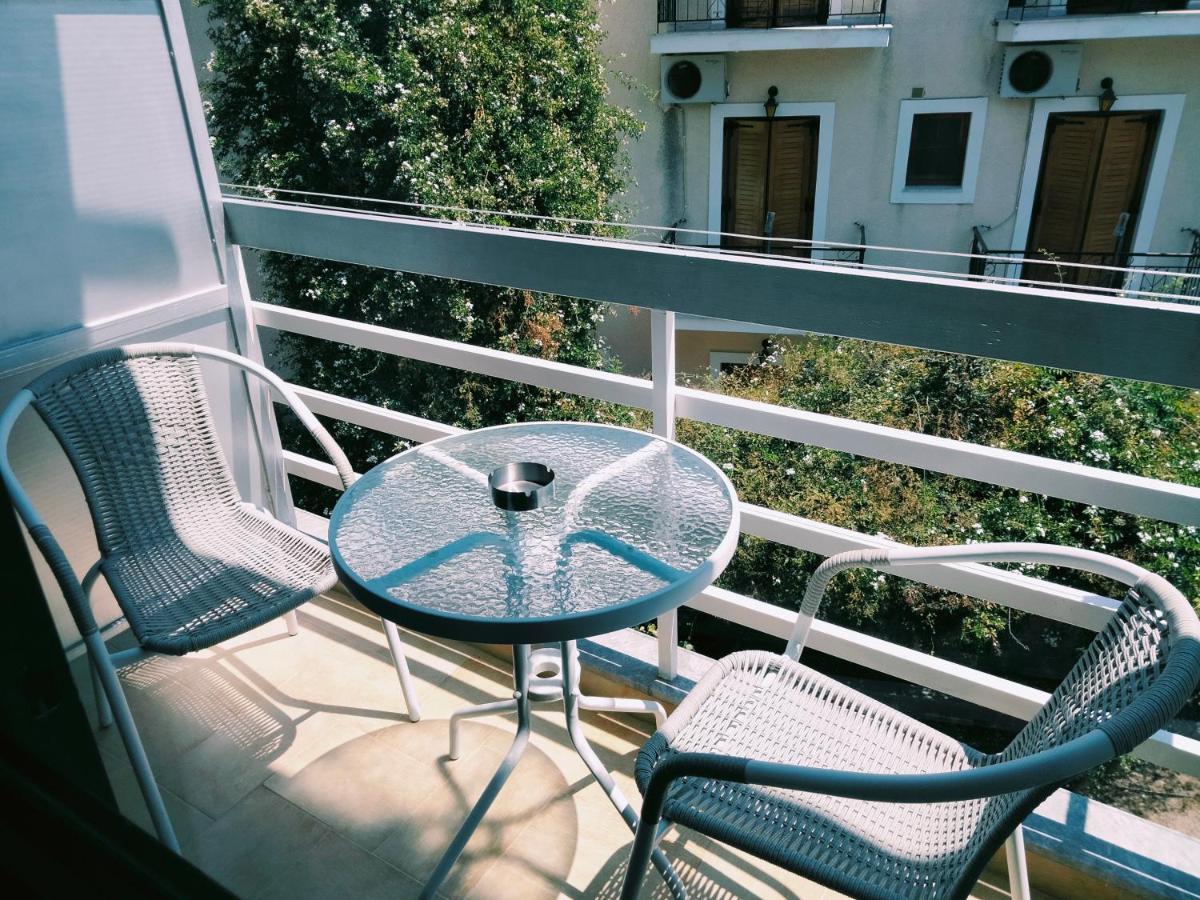 Golden Star Hotel Agia Marina  Bagian luar foto