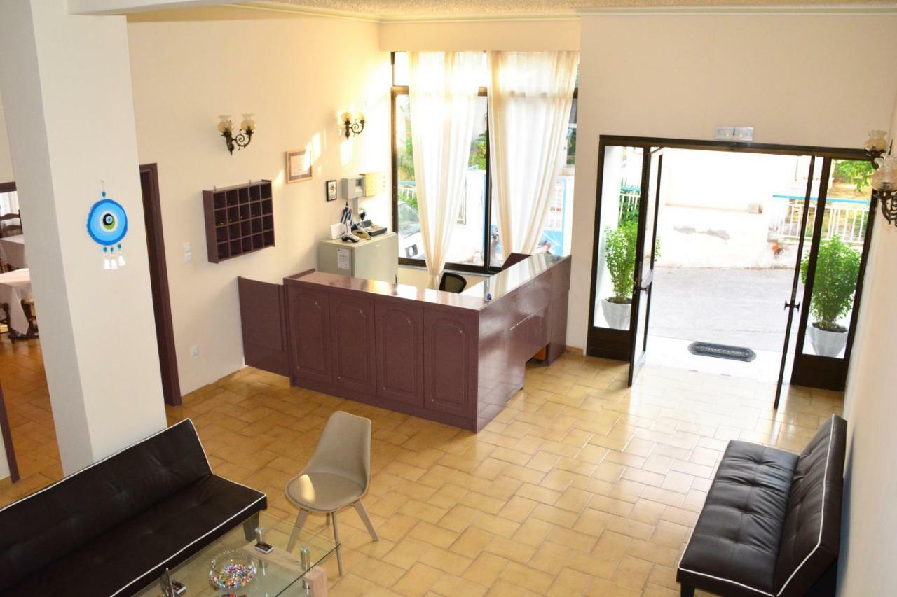 Golden Star Hotel Agia Marina  Bagian luar foto