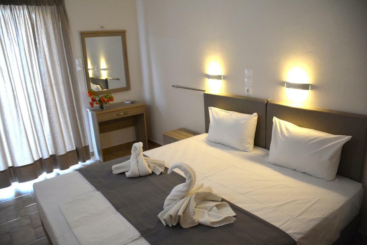 Golden Star Hotel Agia Marina  Bagian luar foto
